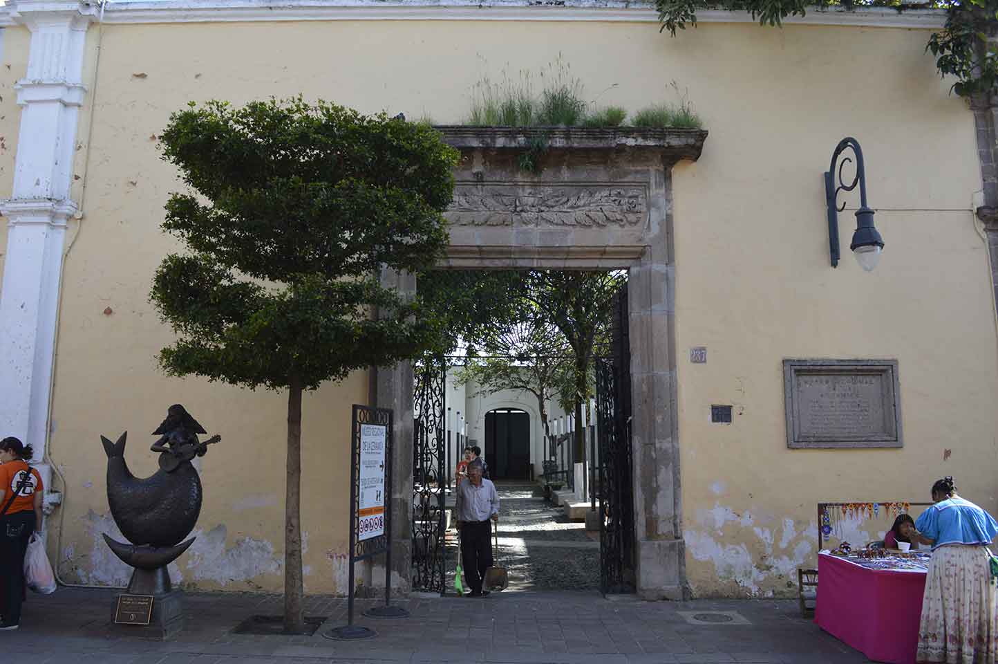 museo regional de la ceramica antigua casa del burro de oro en tlaquepaque jalisco mexico