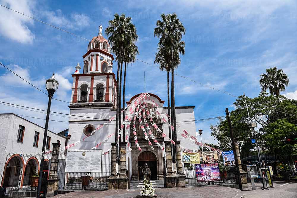 parroquia san pedro que visitaba el burro de oro en tlaquepaque jalisco mexico