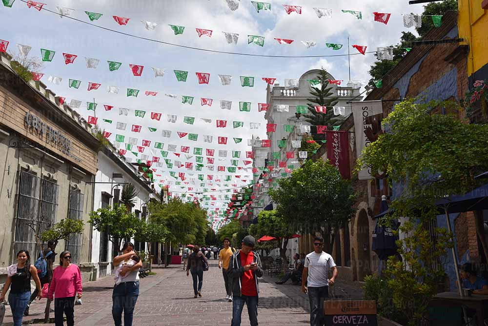 calle independencia centro de tlaquepaque jalisco mexico tour