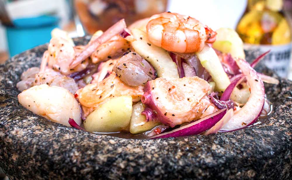 molcajete de mariscos en restaurantes de tlaquepaque tour tlaquepaque y destileria