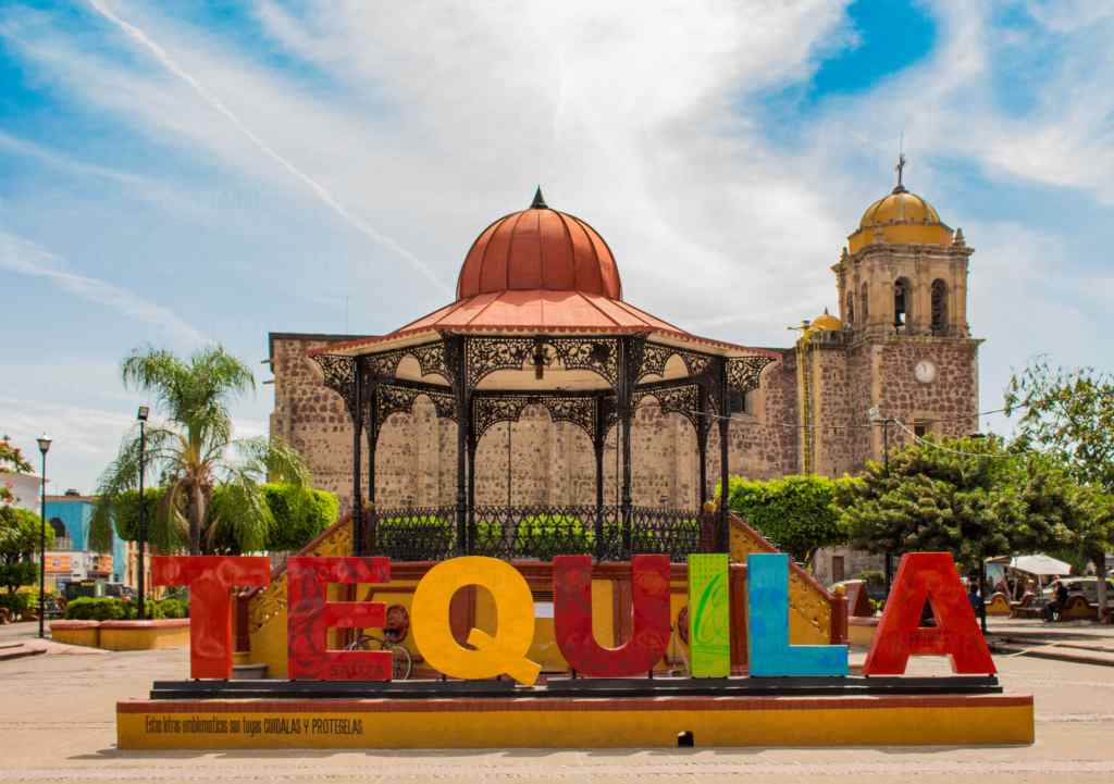 letras gigantes de tequila jalisco pueblo magico